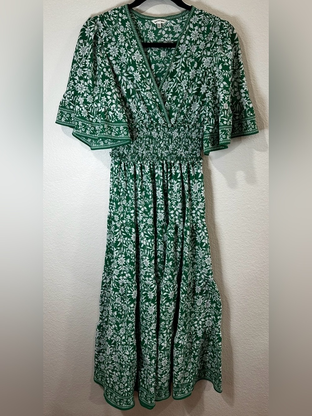 Max Studio | Dresses | Green Tiered
Floral Midi Dress size small
